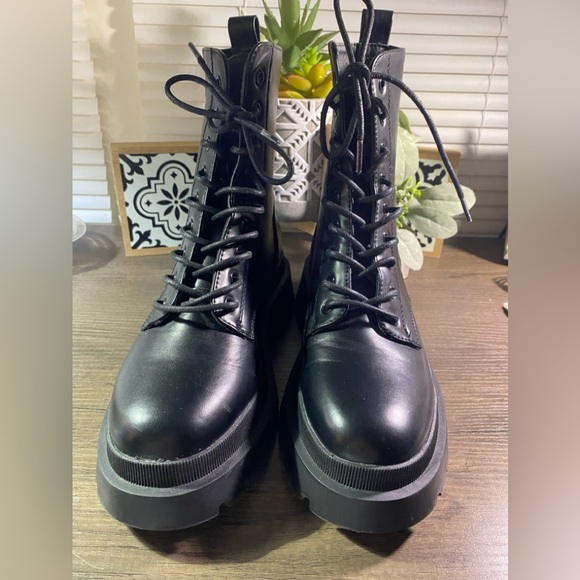 NWT Topshop Khloe Faux Leather Black Lace Up MOTO Boot Sold By Nordstrom 10.5 - Picture 3 of 8